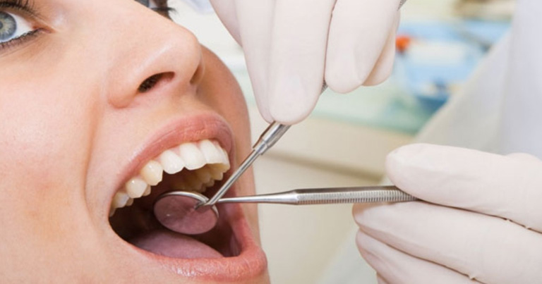 ¿Qué son los implantes dentales?